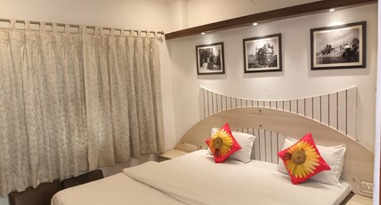 Sajjan Villa Udaipur |Lakeview Rooms and Restaurant| Room Type - Deluxe Double Room with Lake View