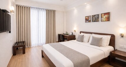 EMBLEM Hotel Arjun Marg, Golf Course Road Room Type - Executive Room with Private Balcony EMBLEM Hotel Arjun Marg, Golf Course Road Room Type - Executive Room with Private Balcony
