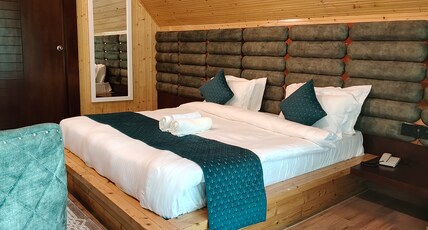 Cottages & Cafe Room Type - Suite With Mountain & River View