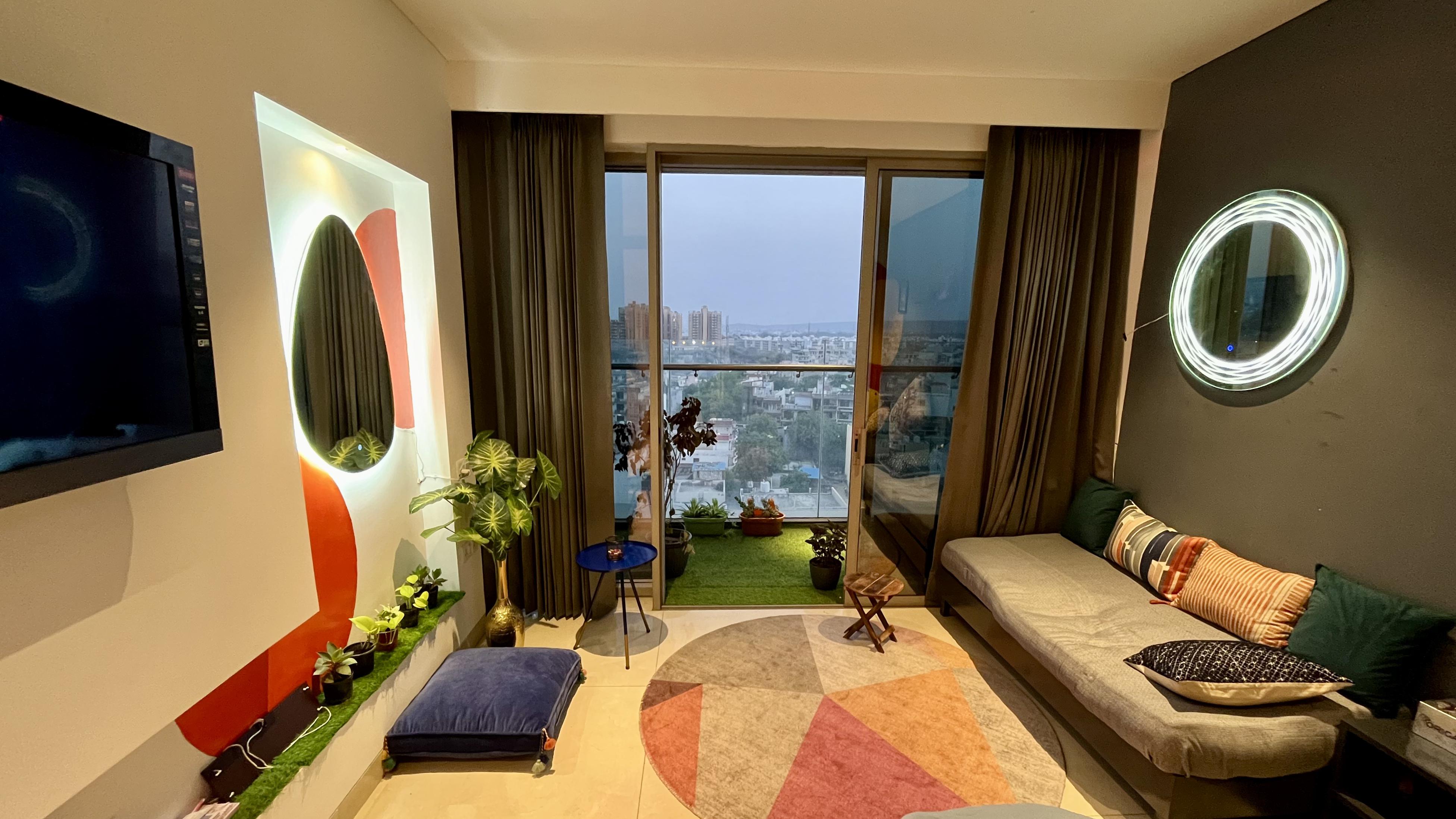 Two Passangers Circle Netflix Studio - Tap to explore photos