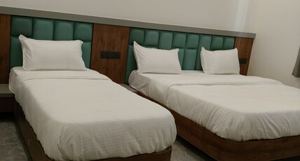 Dwarka dekho - Grand Palace Room Type - Standard triple room