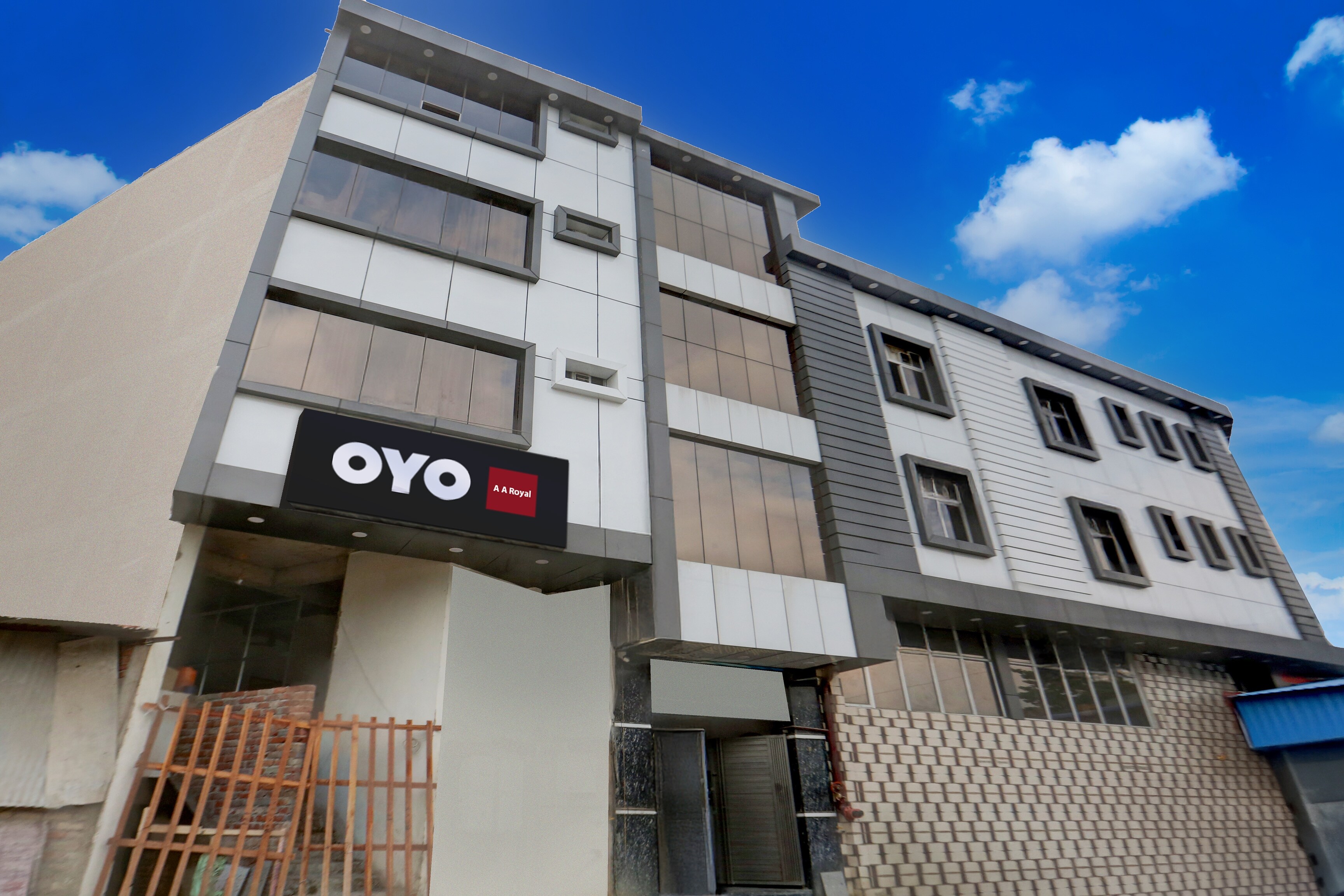 HOTEL O RAJDHANI - Tap to explore photos