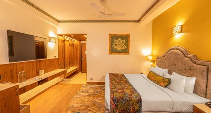 GANGA KINARE- A Riverside Boutique Resort Room Type - Deluxe Room - Partial River view