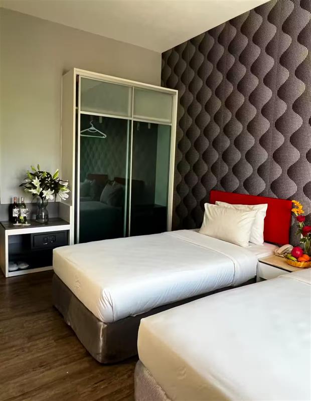 Cenang Plaza Beach Hotel - Tap to explore photos