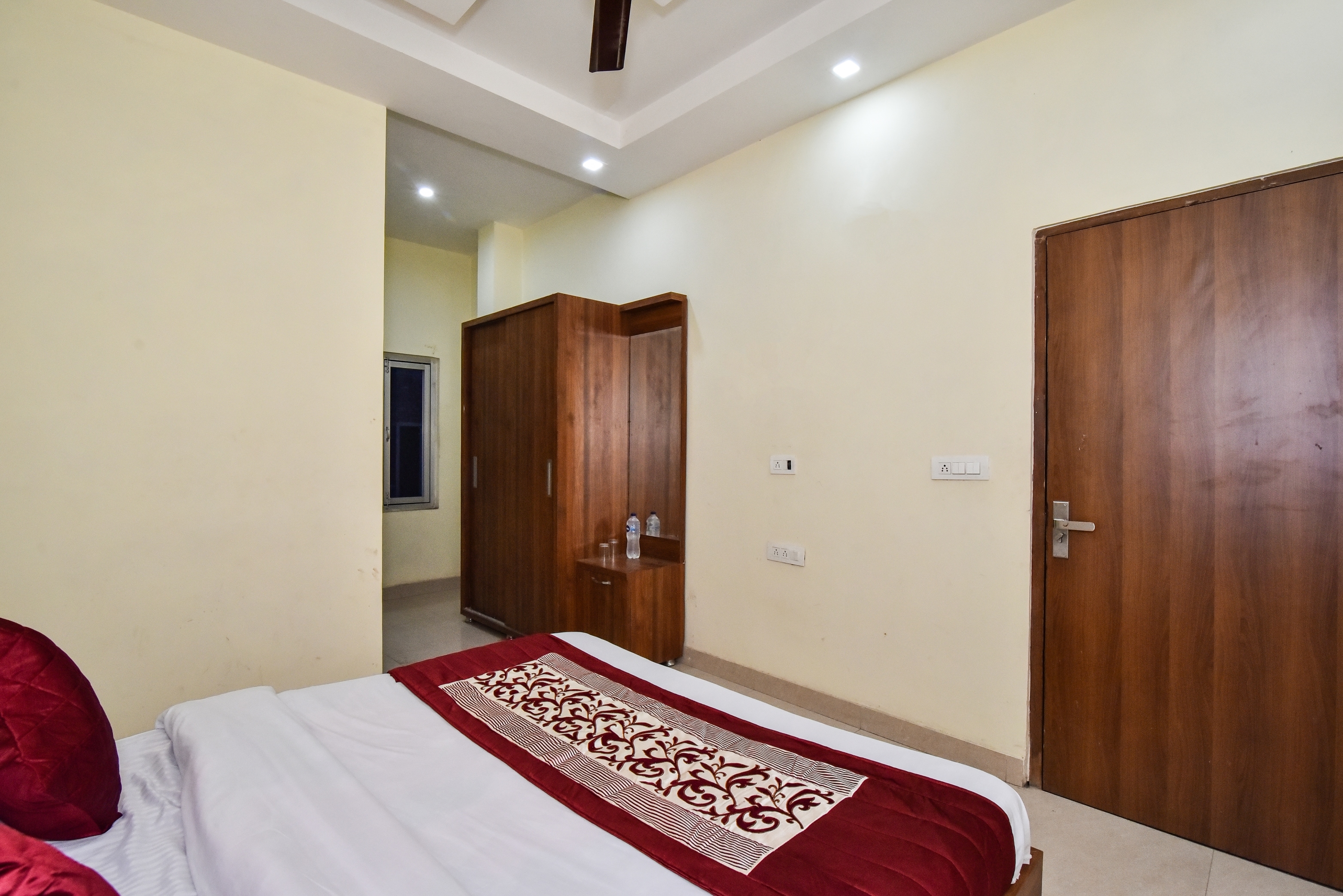 Hotel SK Plaza - Tap to explore photos