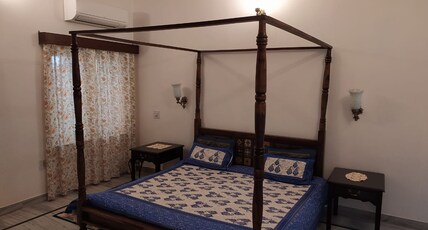 THE HAPPY HOMESTAY Room Type - 101 AC Deluxe Room
