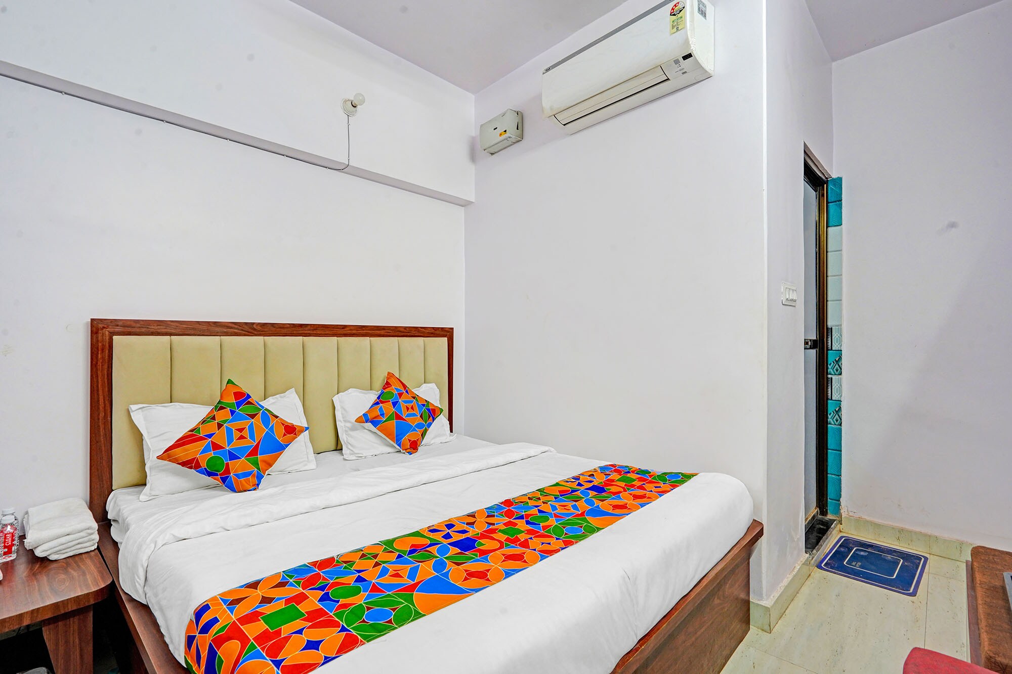 FabHotel Tirth Comfort Stays - 800M From Kashi Vishwanath Temple - Tap to explore photos