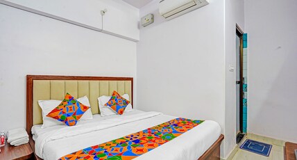 FabHotel Tirth Comfort Stays - 800M From Kashi Vishwanath Temple Room Type - Deluxe Room