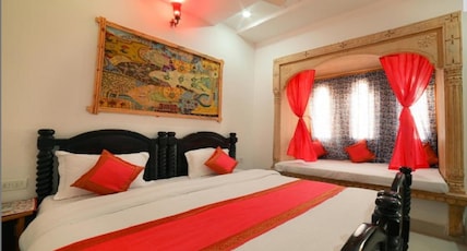 Hotel Golden Routes Room Type - Super Deluxe Double Or Twin Room