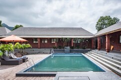 SaffronStays The Mistty Mountain