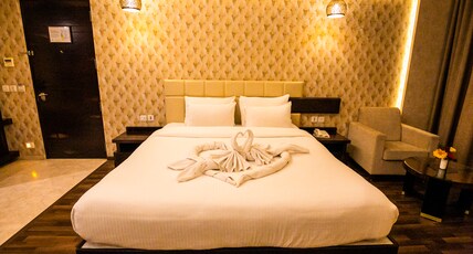 Pristine Hotel Room Type - Junior Suite with Jacuzzi