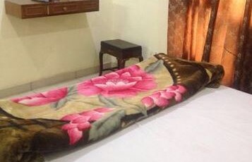 RAJMAHAL HOTEL & RESTAURANT Room Type - DELUXE ROOM
