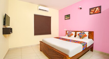 FabHotel Peninsula Beach Manor Room Type - Deluxe Room