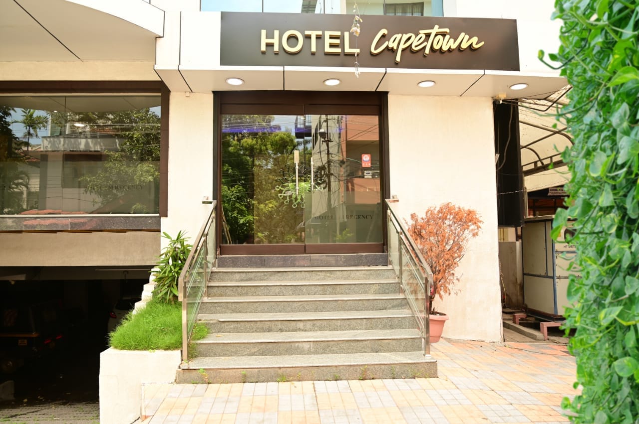 Hotel Comfy Capetown - Tap to explore photos