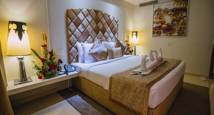 Barsana Hotel & Resort Siliguri Room Type - Imperial Suite Room with bathtub