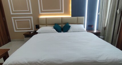 Hotel Mount riviera Room Type - Luxury King Bed Room with City View
