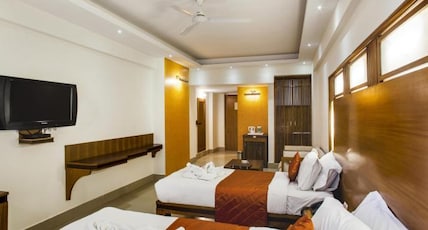 Inderlok @ Rajpur Road Room Type - Royal Deluxe with Working Desk Inderlok @ Rajpur Road Room Type - Royal Deluxe with Working Desk