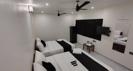 Rv Resorts Room Type - Family Room With Living Room