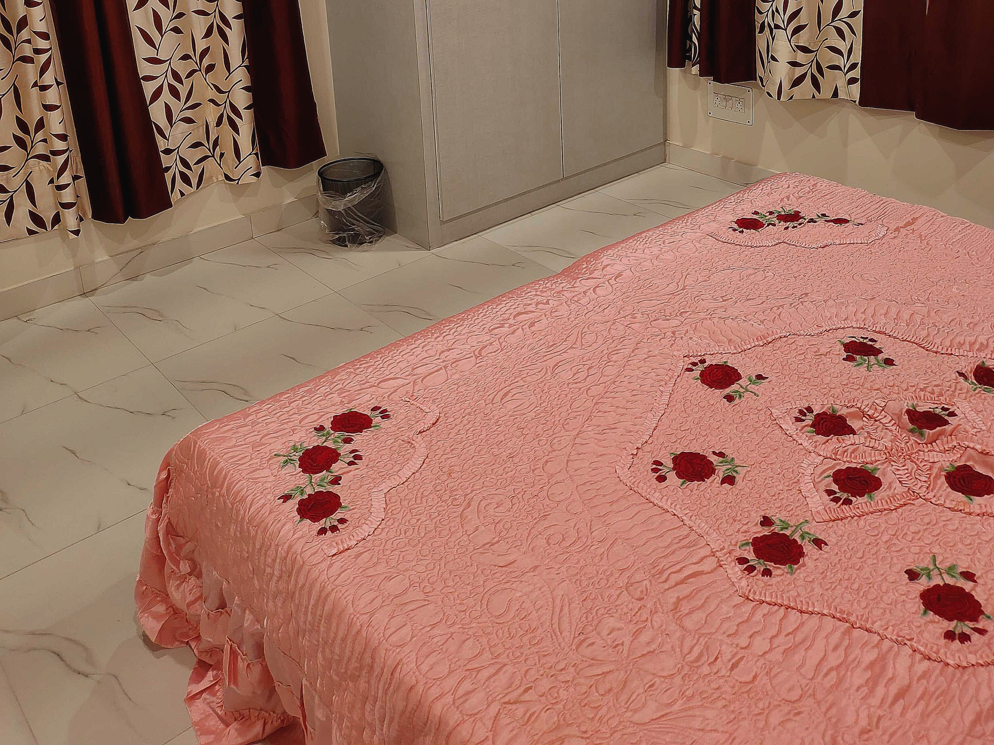Hotel O Kash Home Stay - Tap to explore photos