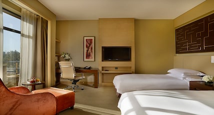 Crowne Plaza Ordos Room Type - 2 Single Premium Lounge Access Balcony