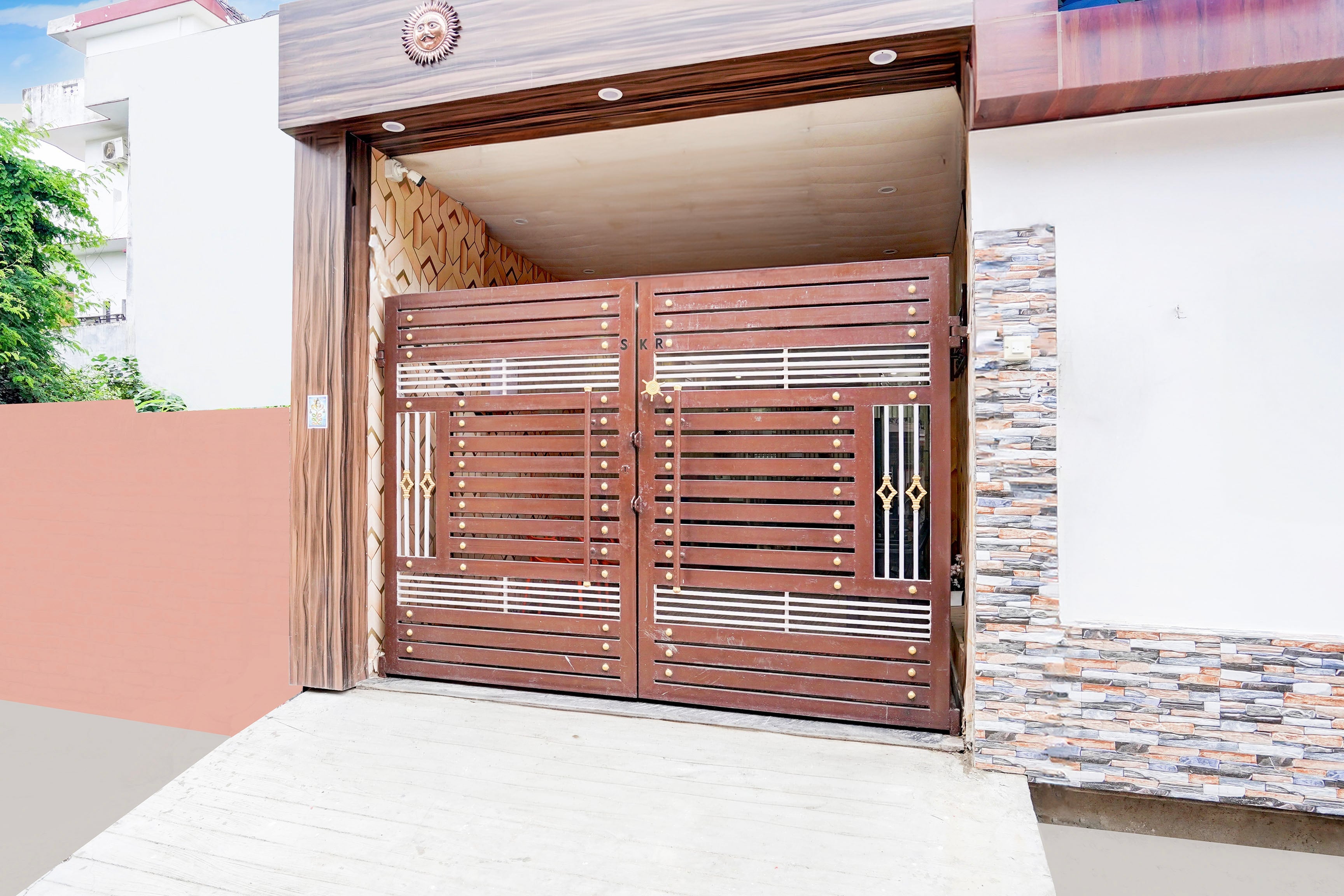 Hotel O BLW Kakarmatta Near Banaras Junction - Tap to explore photos