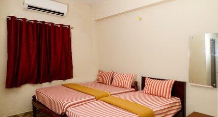 Sri Sharada Residency Room Type - Trible Bedroom AC