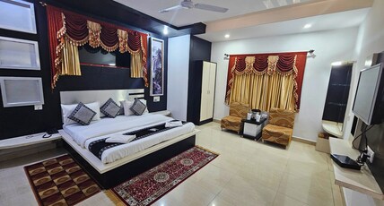 Hotel Amrapali Room Type - AC Double Bed Family Only