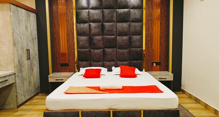 Hotel Nakshatra Room Type - Superior Double Room
