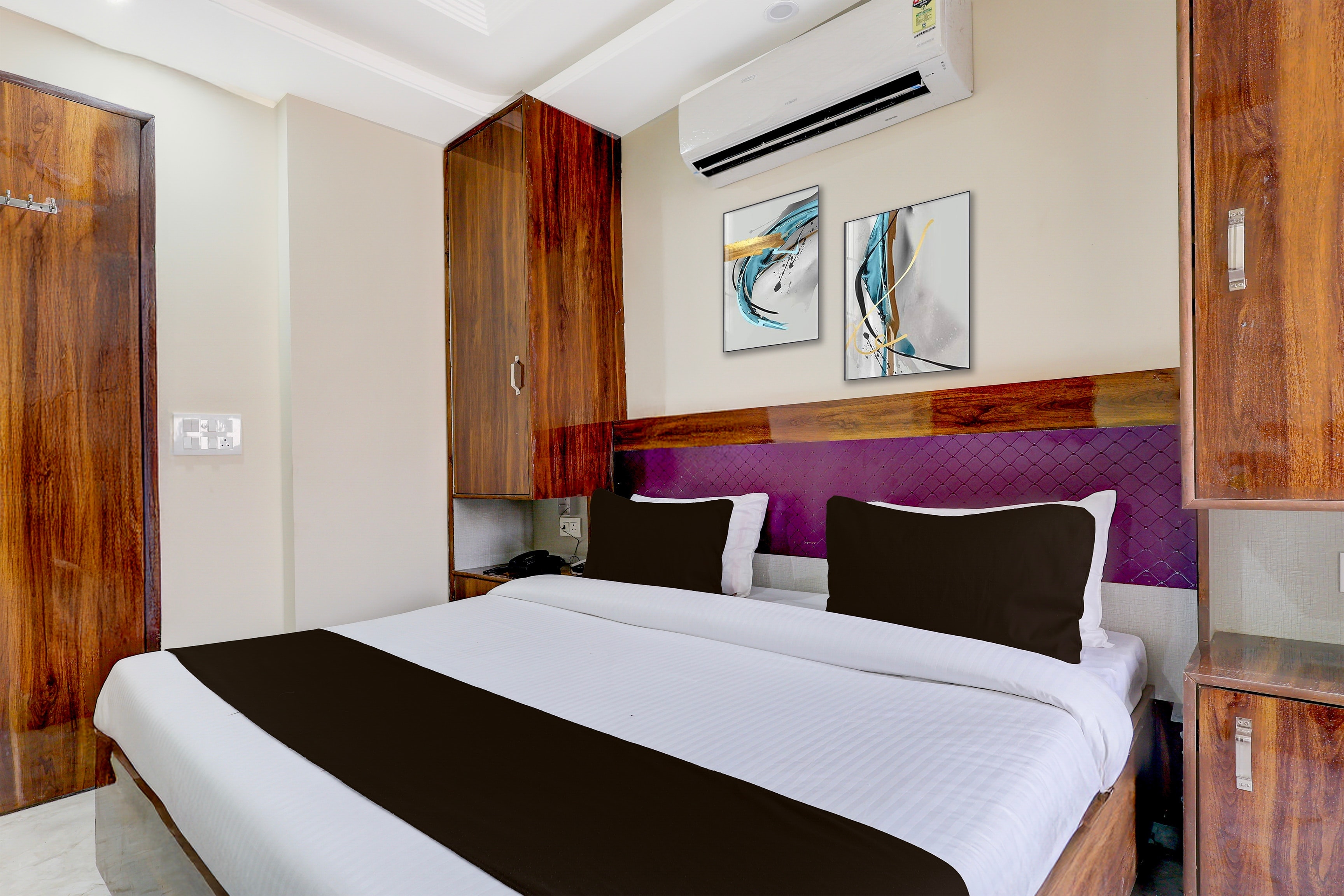 Townhouse Phase 3 DLF Cyber City - Tap to explore photos