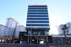 Cardiff Bute Terrace Hotel By Belvilla