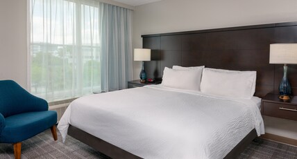Staybridge Suites Miami Doral Room Type - 1 King Bed Studio Suite Sofa Bed Staybridge Suites Miami Doral Room Type - 1 King Bed Studio Suite Sofa Bed