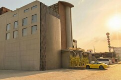 LUMEIRRAH SUITES