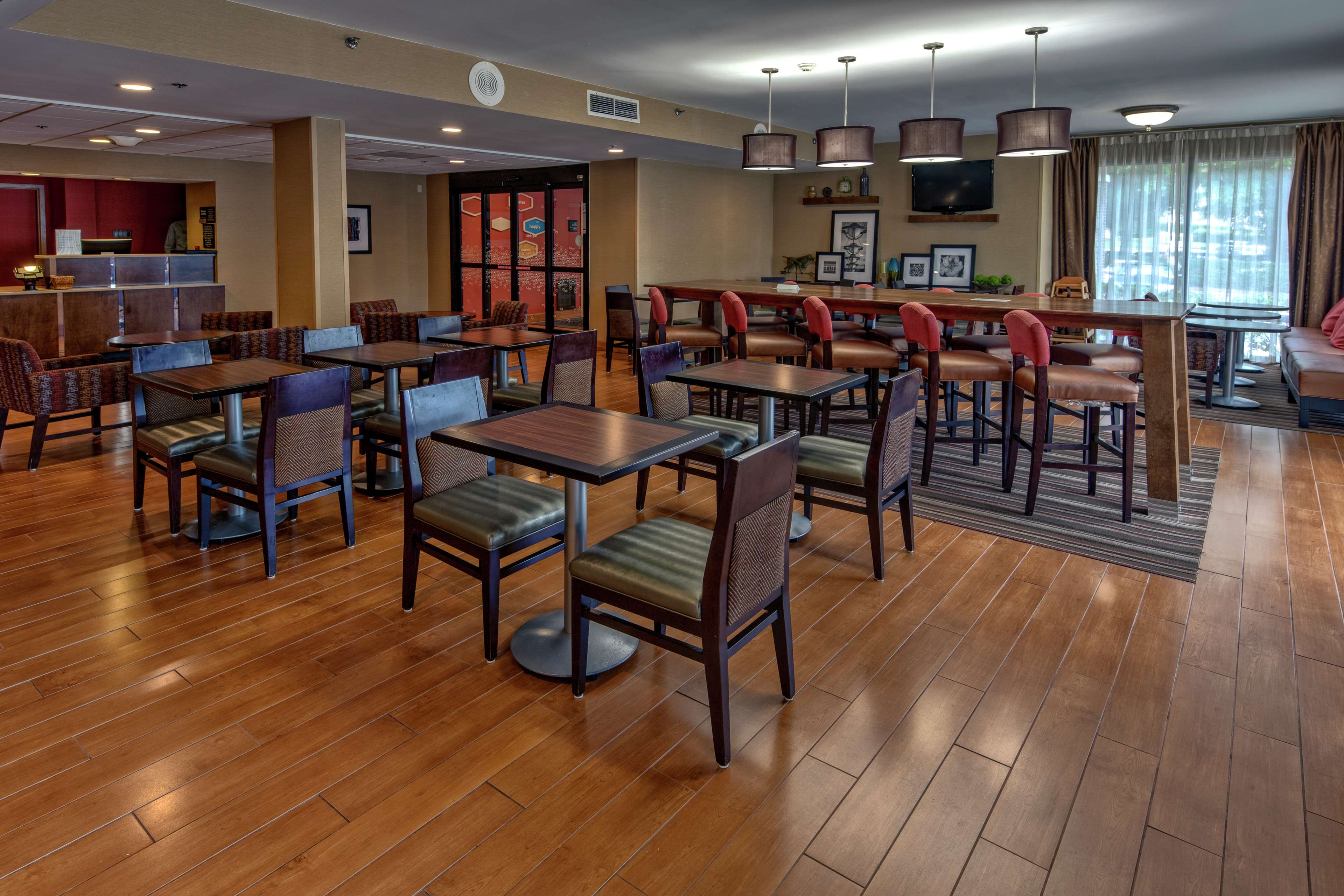 Hampton Inn Raleigh Cary - Tap to explore photos