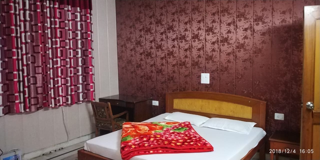 Shree Radha Sewa Trust Lodge - Tap to explore photos