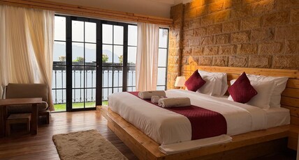 Evri Hotel and Resorts Room Type - Royal Deluxe Kanchenjunga Mountain view