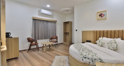 Hotel S R Laxmi Room Type - Suite Room
