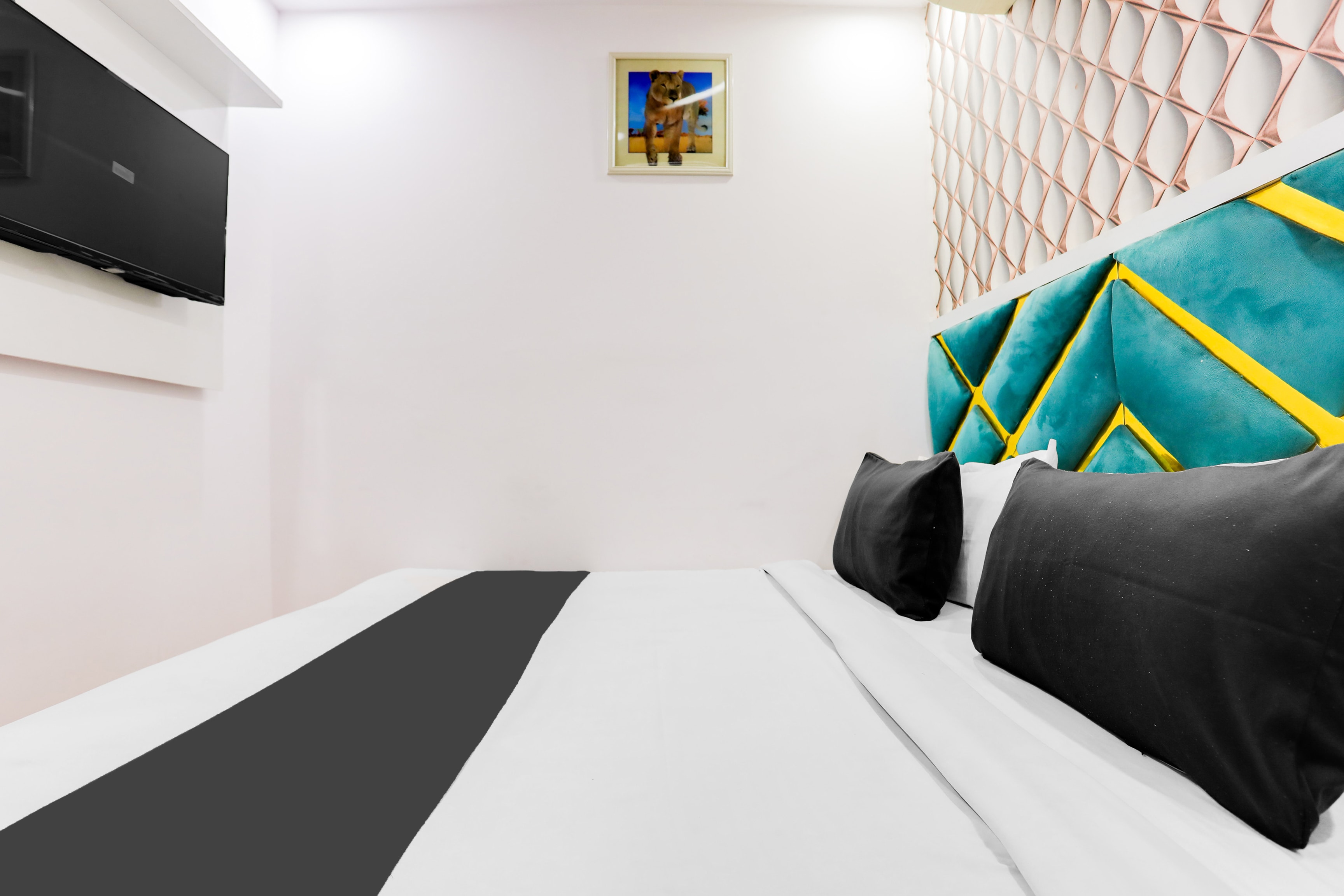 Hotel O Mohan Residency - Tap to explore photos