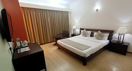 Inventree Hotel, Pune Room Type - Deluxe Room ( KING OR TWIN )