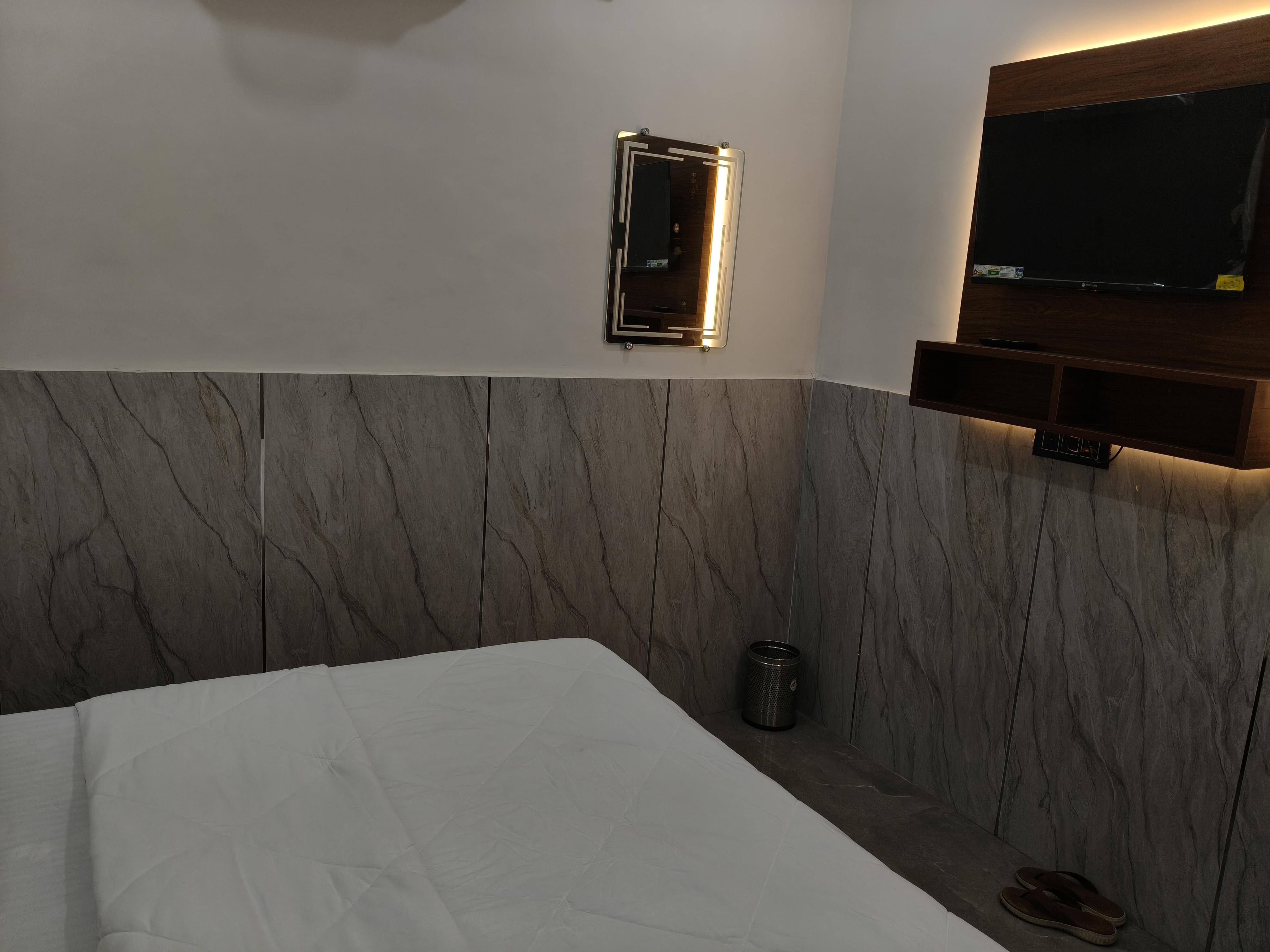 NEW AHUJA GUEST HOUSE - Tap to explore photos