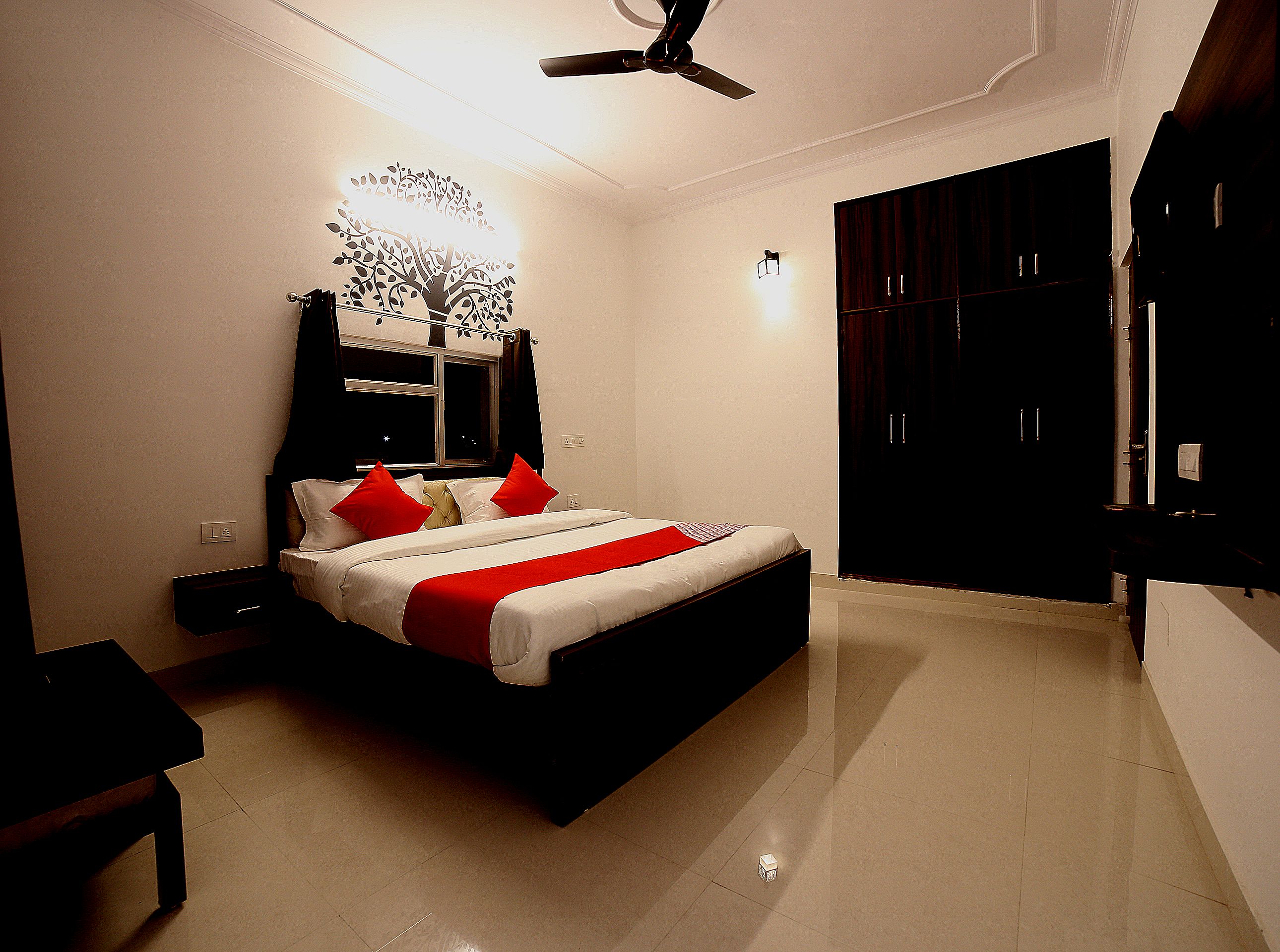 Hotel Helo Stay - Tap to explore photos