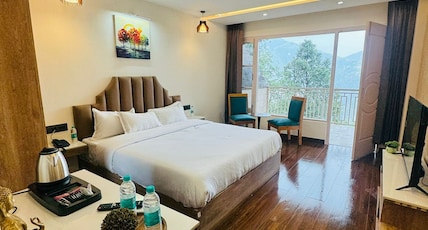 Jasmine Mountain View Retreat - Mall Road Dalhousie Room Type - Mountain View Super Deluxe Room with Balcony Jasmine Mountain View Retreat - Mall Road Dalhousie Room Type - Mountain View Super Deluxe Room with Balcony