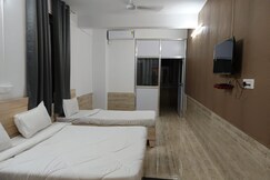 HOTEL DWARKA INN