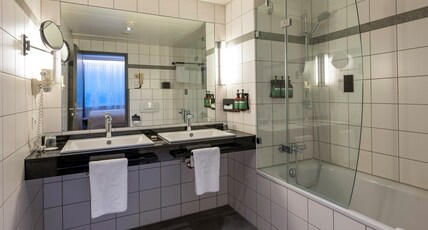voco DUSSELDORF SEESTERN, an IHG hotel Room Type - 1 Bedroom Suite City View 1 King voco DUSSELDORF SEESTERN, an IHG hotel Room Type - 1 Bedroom Suite City View 1 King