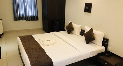 HOTEL ALMARAY Room Type - DELUX ROOM