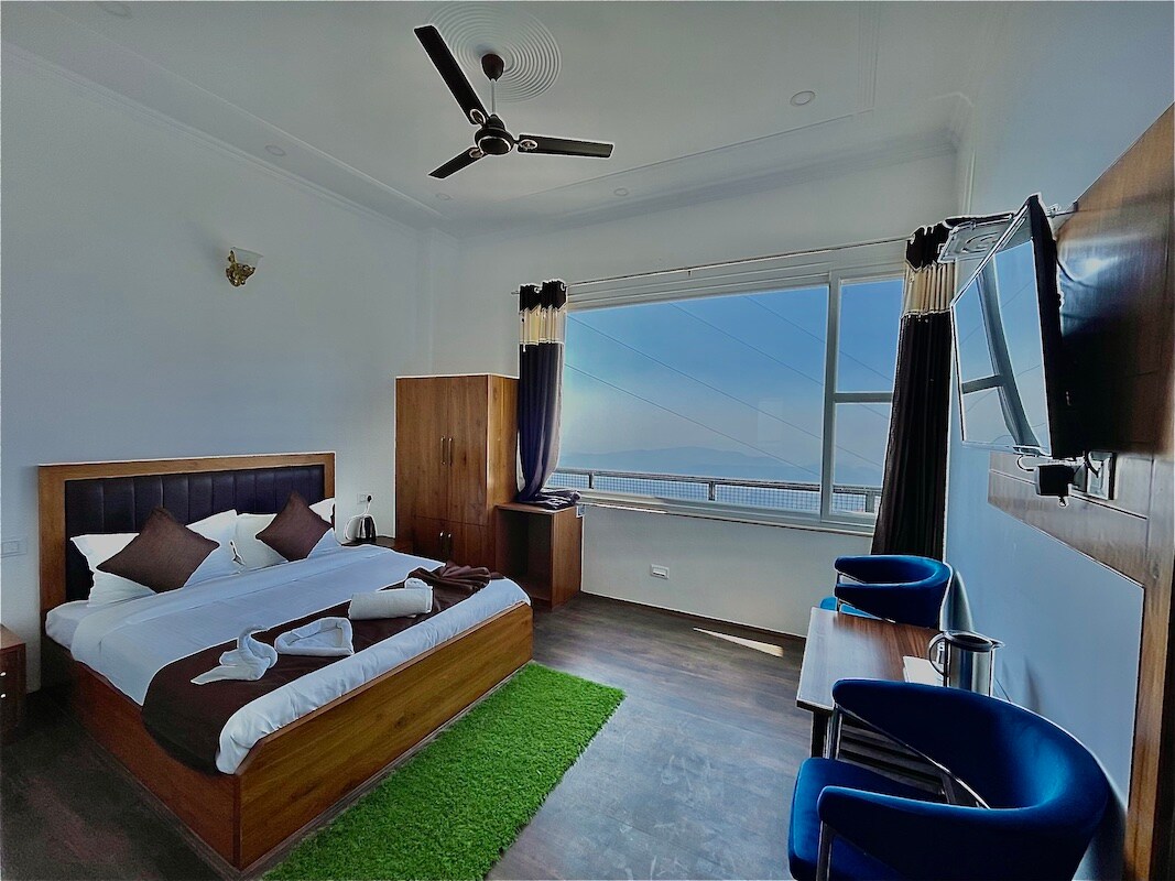 North Star - Tap to explore photos