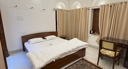Rudreshwar Mahadeo Kothi by ITH Stays Room Type - Superior Room with Street View