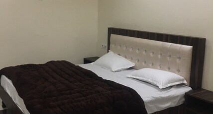 HOTEL RUNWAY Room Type - deluxe room