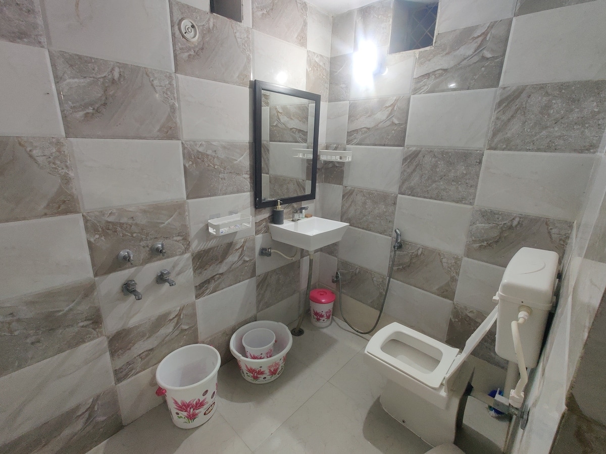 Premium 1BHK Private Suite | 2 ACs | Full Kitchen - Tap to explore photos