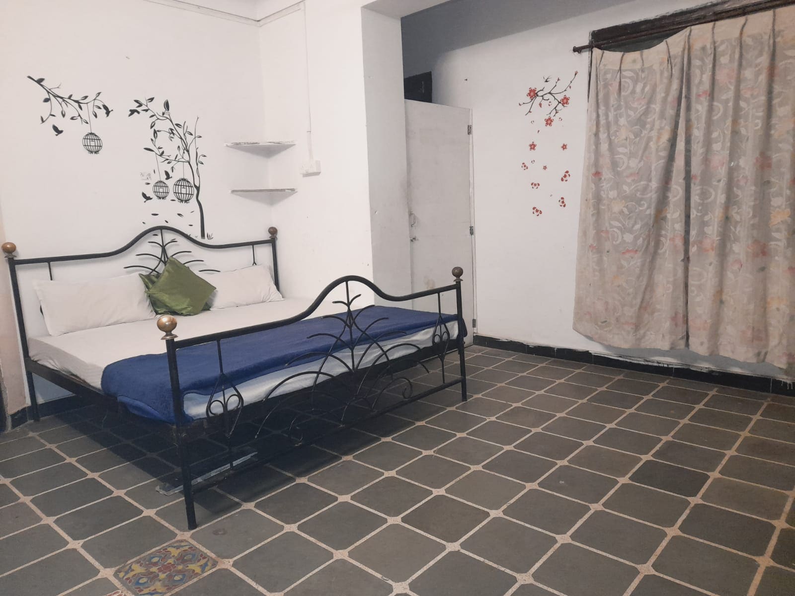 Hotel Simply Delicious - Tap to explore photos