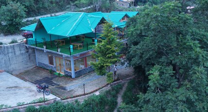 Jungle Valley Camp Room Type - Deluxe Family Cottage